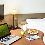 Adagio Centre Aparthotel 4*