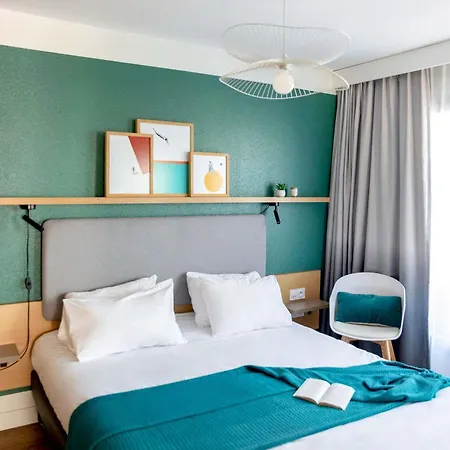 Adagio Centre 4*
