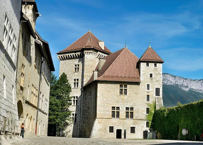 شقة فندقية أداغيو أنِسي سنتر للشقق الفندقية 4*