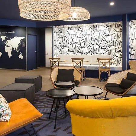 Adagio Centre Aparthotel 4*