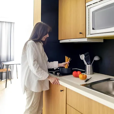 Lägenhetshotell Adagio Centre 4*